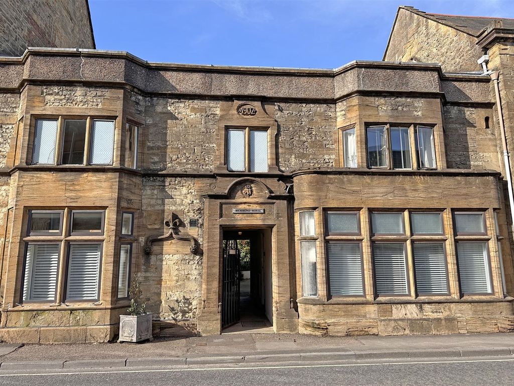 1 bed flat for sale in East Street, Crewkerne TA18, £125,000 Zoopla