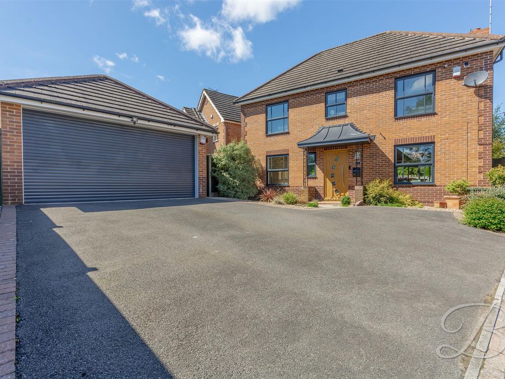 4 bed detached house for sale in Chestnut Gardens, SuttonInAshfield