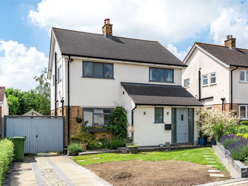 3 bed detached house for sale in Durrant Way, Farnborough Village BR6