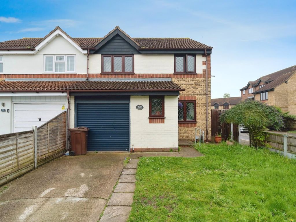 4 bed semidetached house for sale in Erriff Drive, South Ockendon RM15