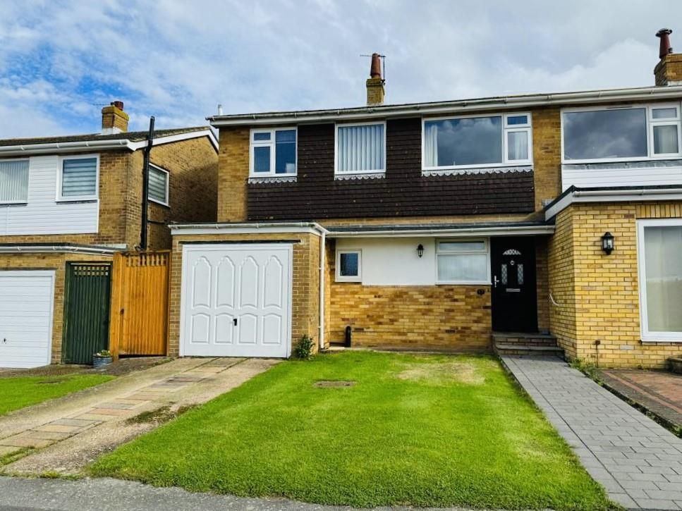 3 bed semidetached house for sale in St. Johns Drive, Westham