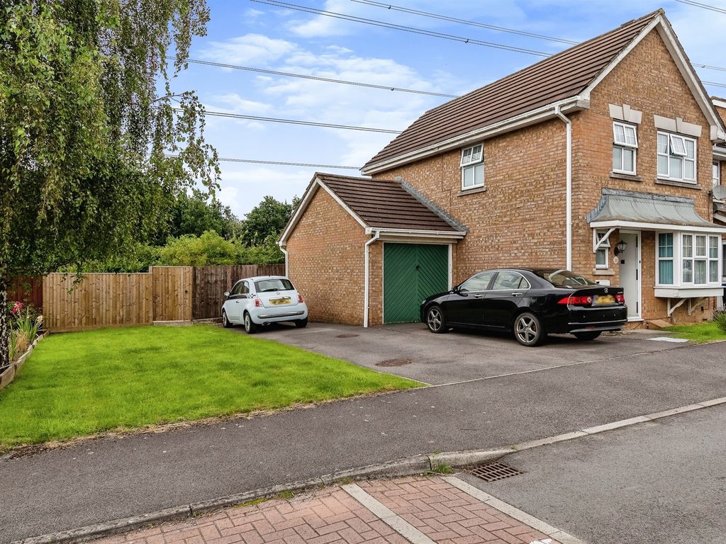 3 bed end terrace house for sale in Celandine Way, Chippenham SN14, £