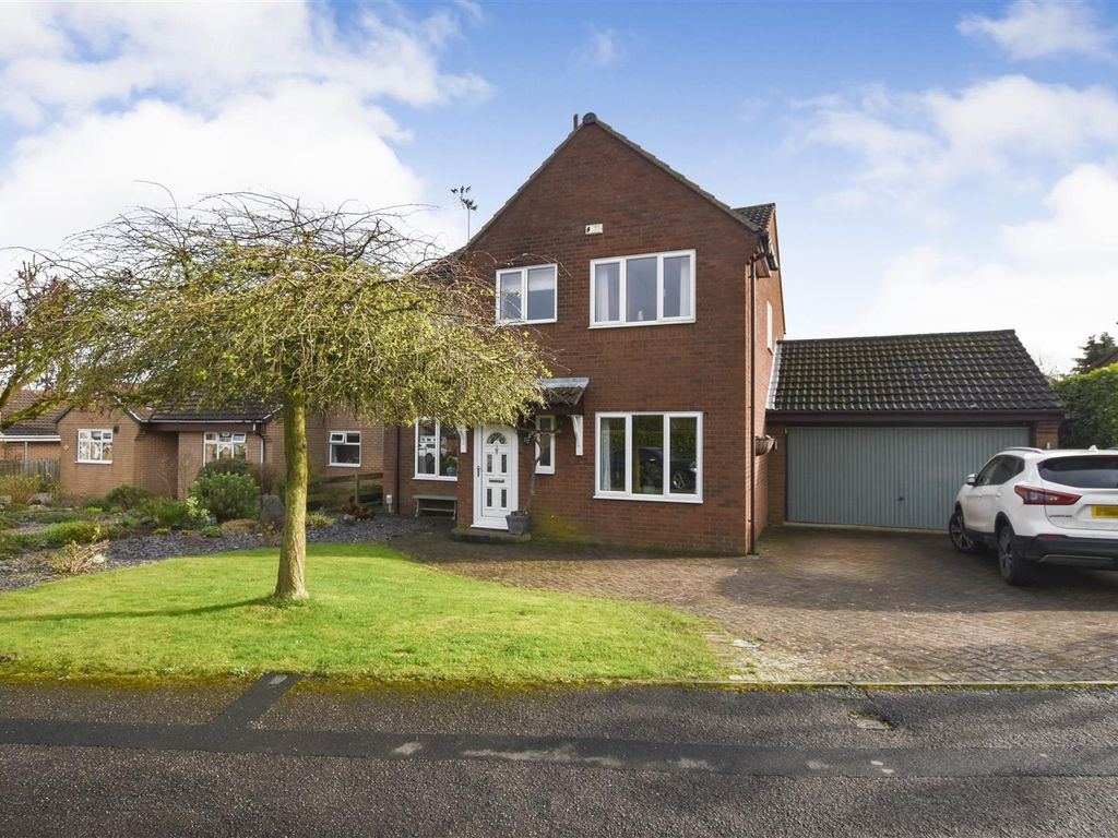4 bed detached house for sale in Glenfield Drive, Kirk Ella, Hull HU10