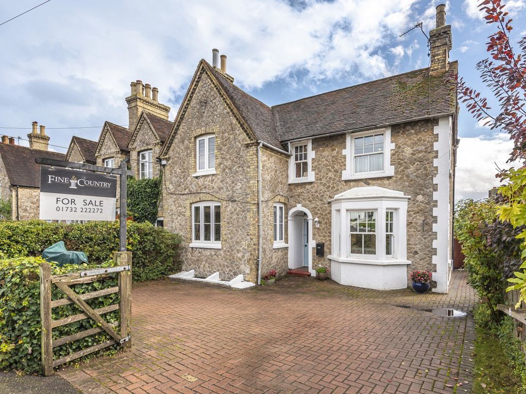 4 bed semidetached house for sale in Ryarsh Road, Birling, West