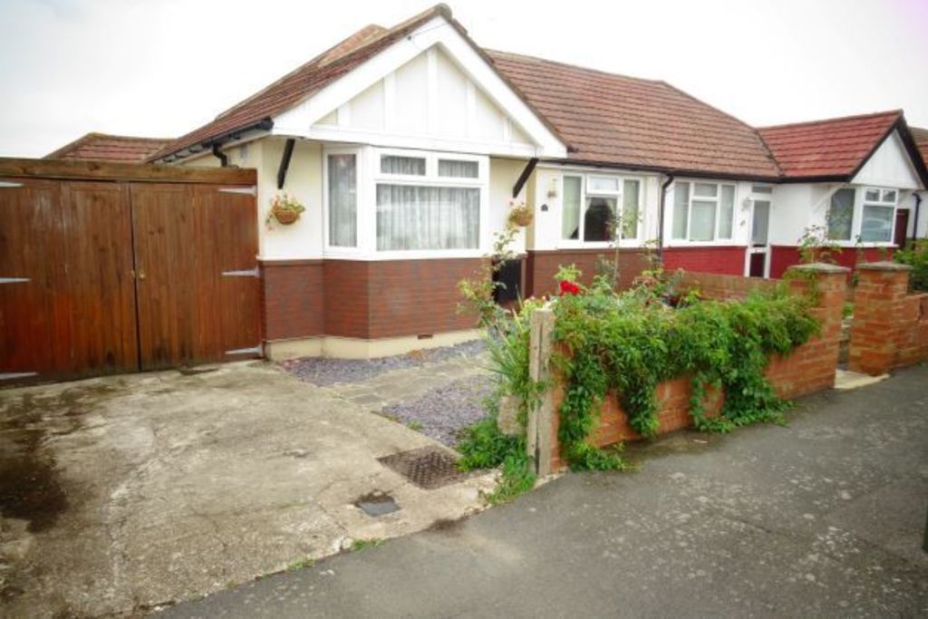 3 bed semidetached bungalow for sale in Kingsway, Stanwell TW19 Zoopla