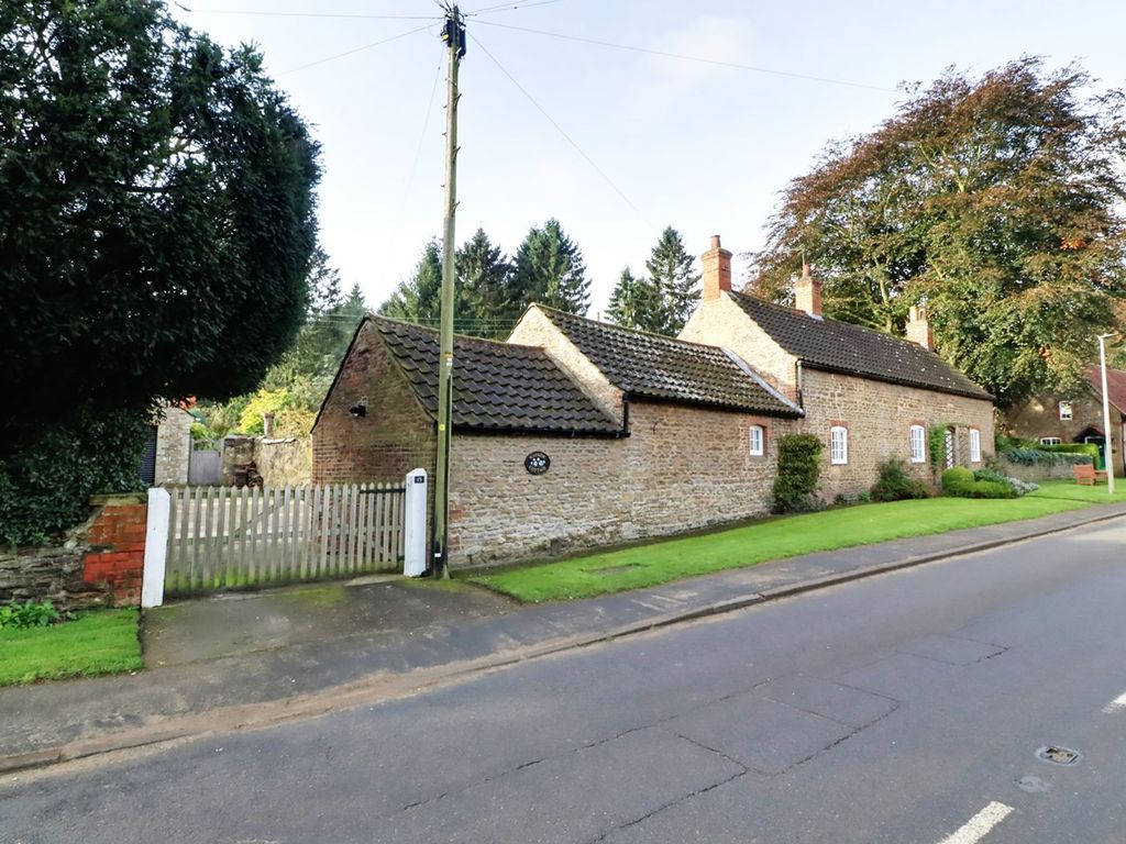 4 bed detached house for sale in Main Street, Normanby DN15, £550,000 Zoopla
