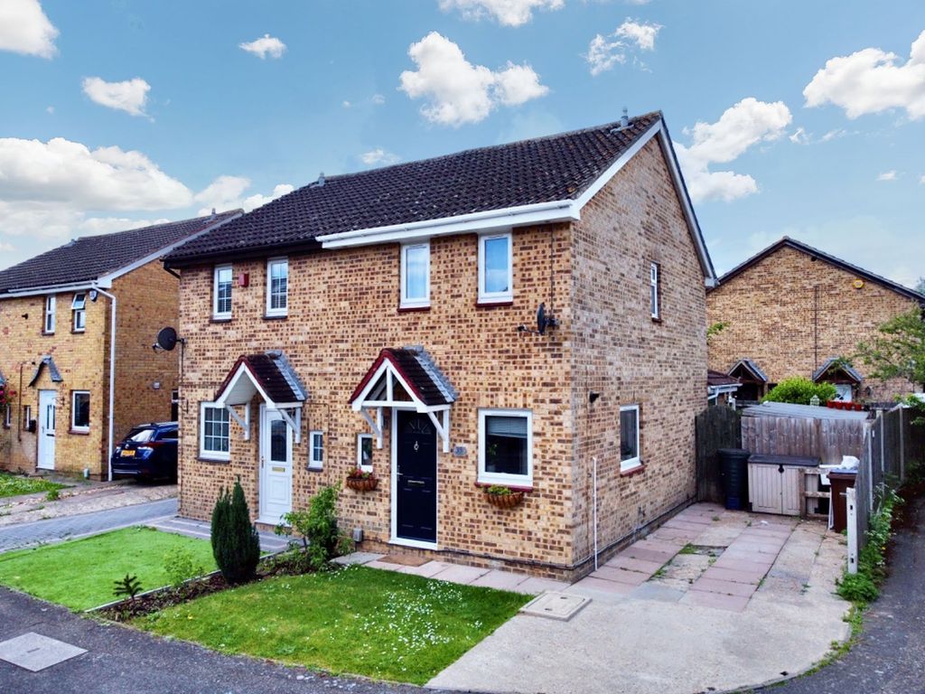 2 bed semidetached house for sale in Weybridge Close, Chatham ME5 Zoopla