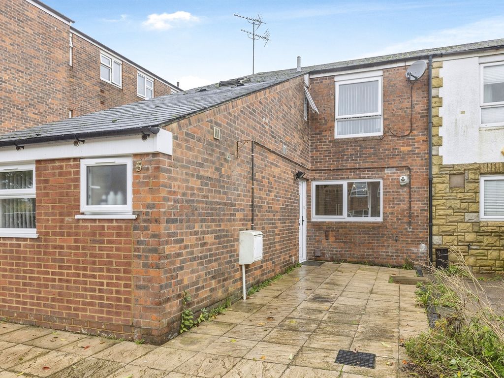 4 bed semidetached house for sale in Hackney Close, Borehamwood WD6, £