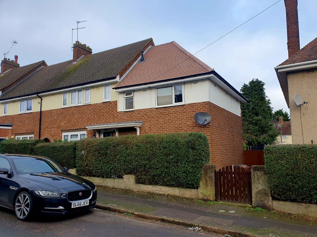 2 bed semidetached house for sale in Hastings Road, Northampton