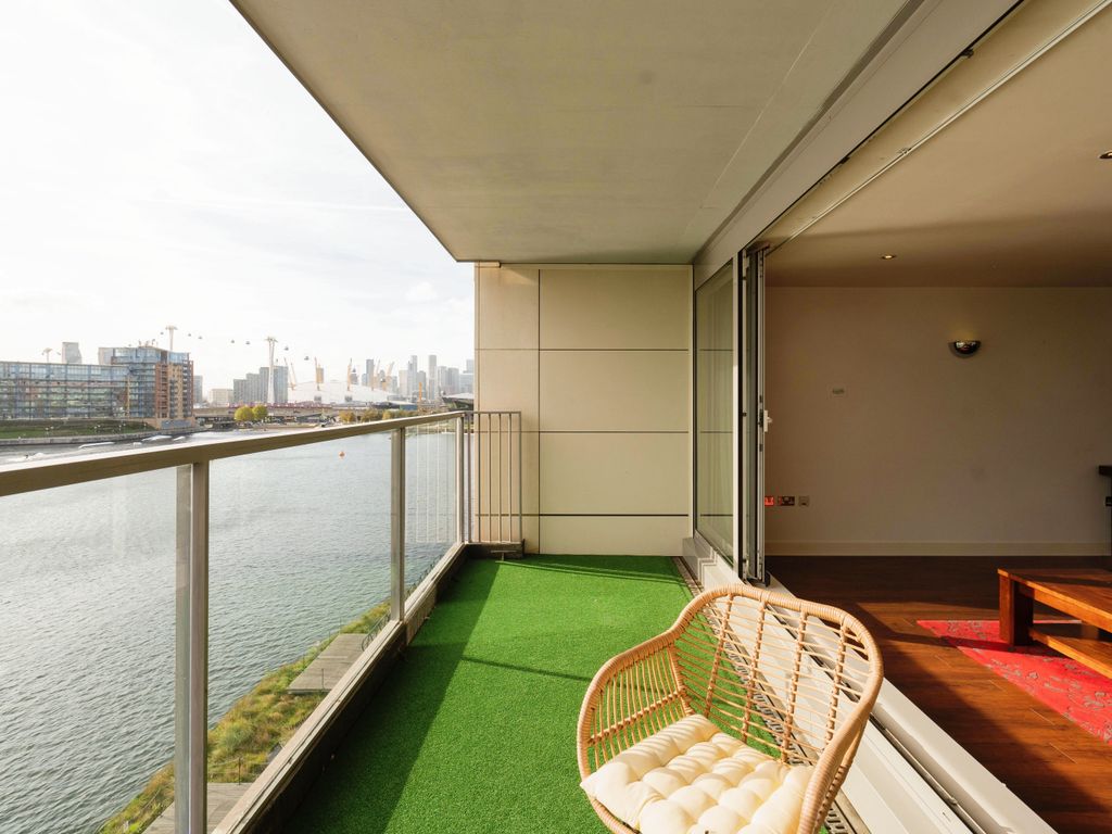 Western Gateway, London, London E16  