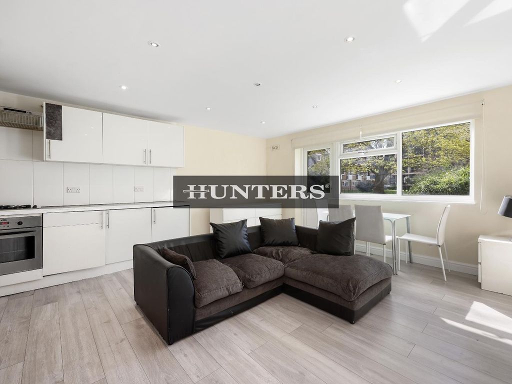 1 bed property to rent in Breton House. St. Saviours Estate, London SE1