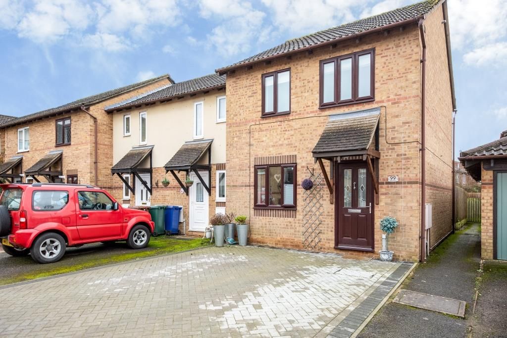 3 bed semidetached house to rent in Willow Drive, Bicester OX26, £