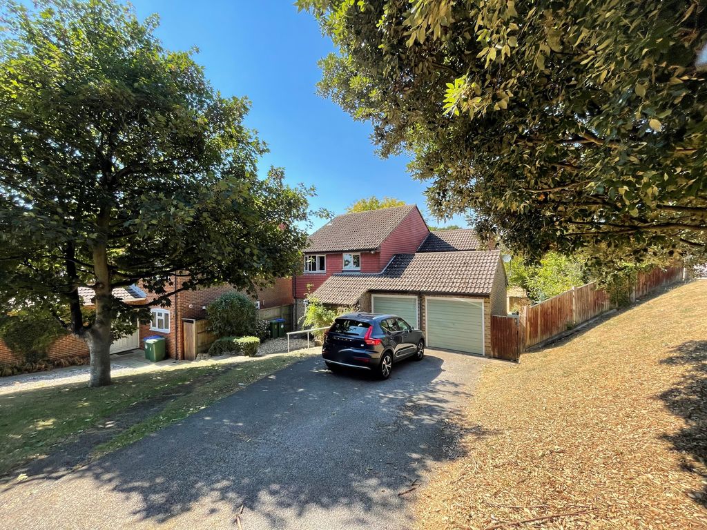 5 bed detached house for sale in Woodlands Close, Peacehaven BN10 Zoopla