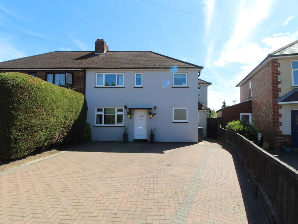 4 bed semidetached house for sale in Potton Road, Biggleswade SG18
