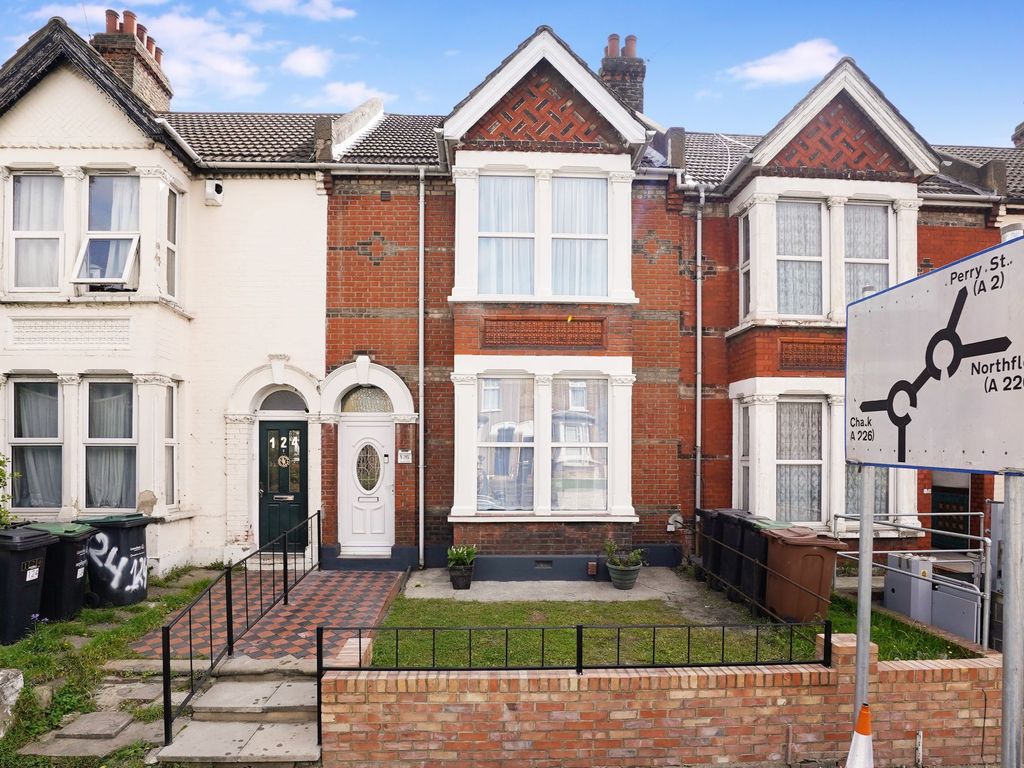 4 bed terraced house for sale in Pelham Road, Gravesend DA11, £400,000