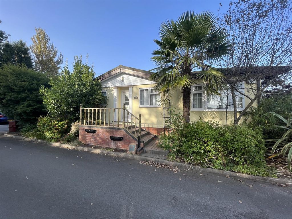 2 bed mobile/park home for sale in Oak Lane, Allesley, Coventry CV5, £