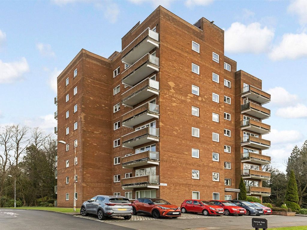 4 bed flat for sale in Norwood Park, Bearsden, Glasgow, East