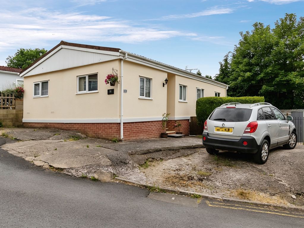 3 bed mobile/park home for sale in Lycetts Orchard, Box, Corsham SN13