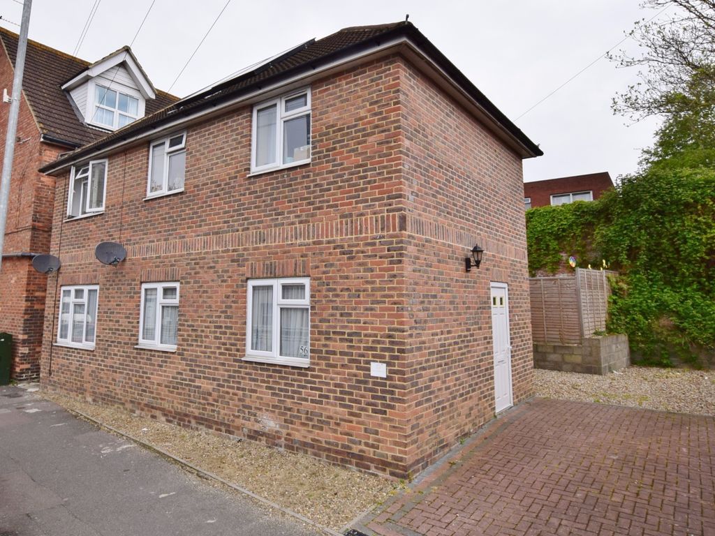 2 bed flat to rent in Bradstone Avenue, Folkestone CT19 Zoopla