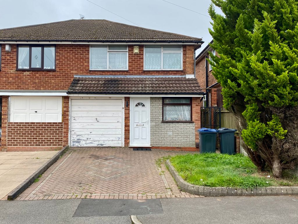 3 bed semidetached house for sale in Corinne Close, Rednal, Birmingham