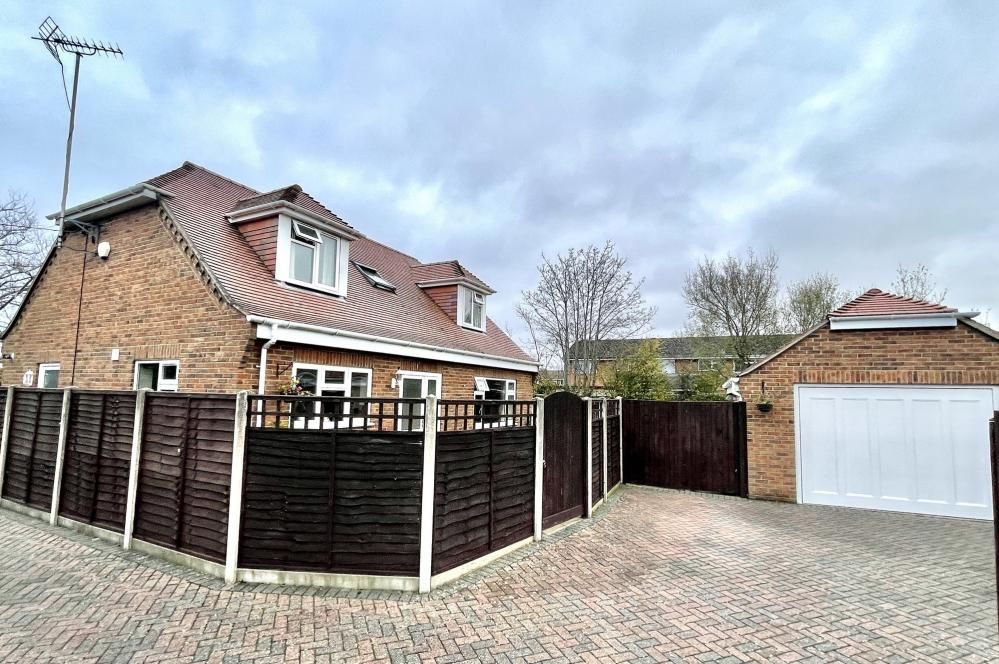 3 bed detached house for sale in Hightown Road, Hightown, Ringwood BH24