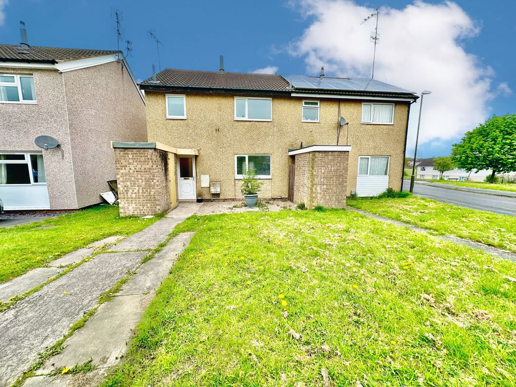 3 bed semidetached house for sale in Rockley Close, Chesterfield S40