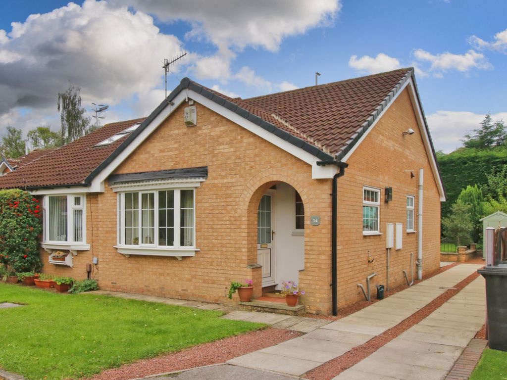 2 bed semidetached bungalow for sale in Hare Farm Avenue, Farnley