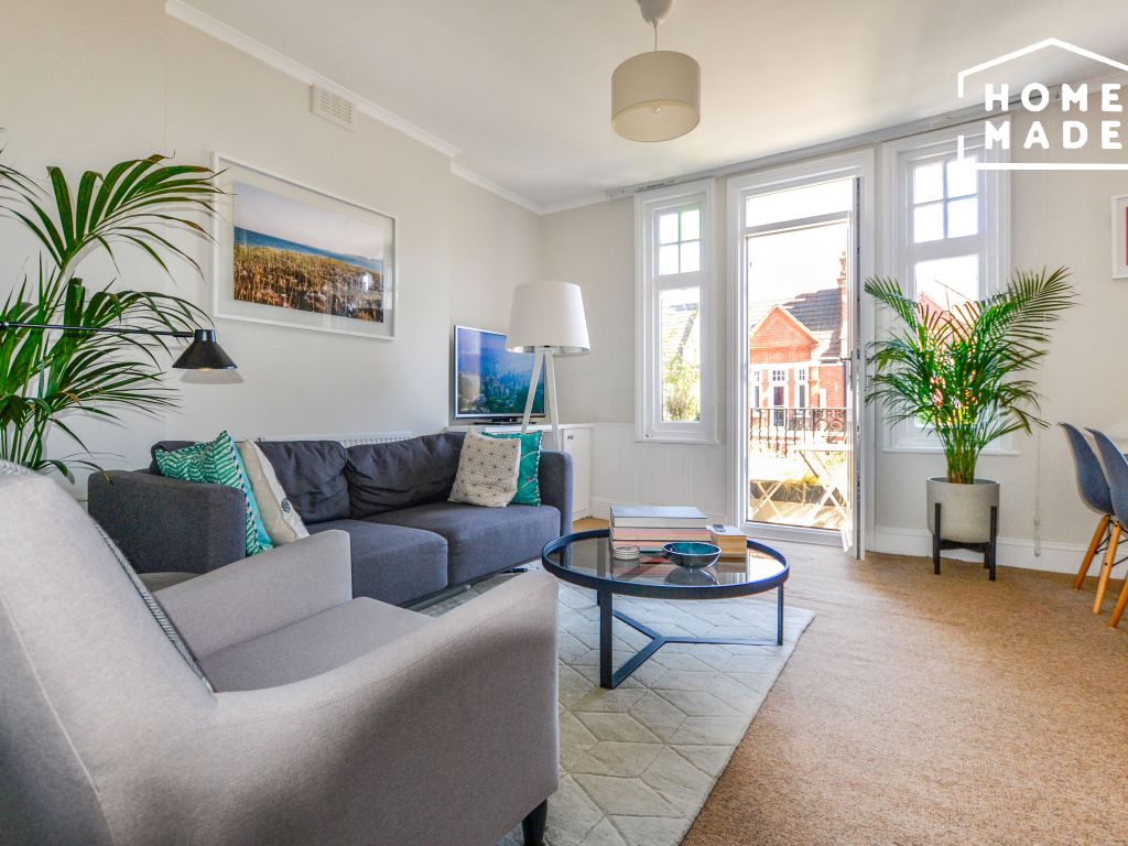 2 bed flat to rent in Castletown Road, Barons Court W14 Zoopla