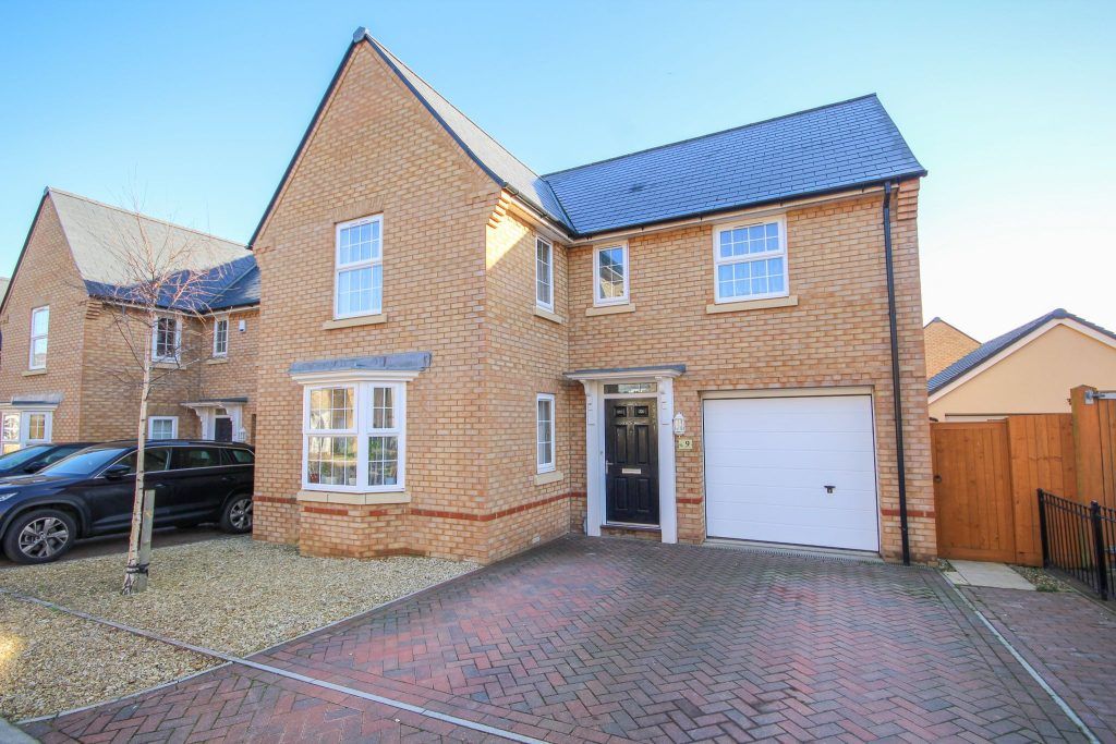 4 bed detached house for sale in Frobisher Road, Yeovil, Somerset BA21