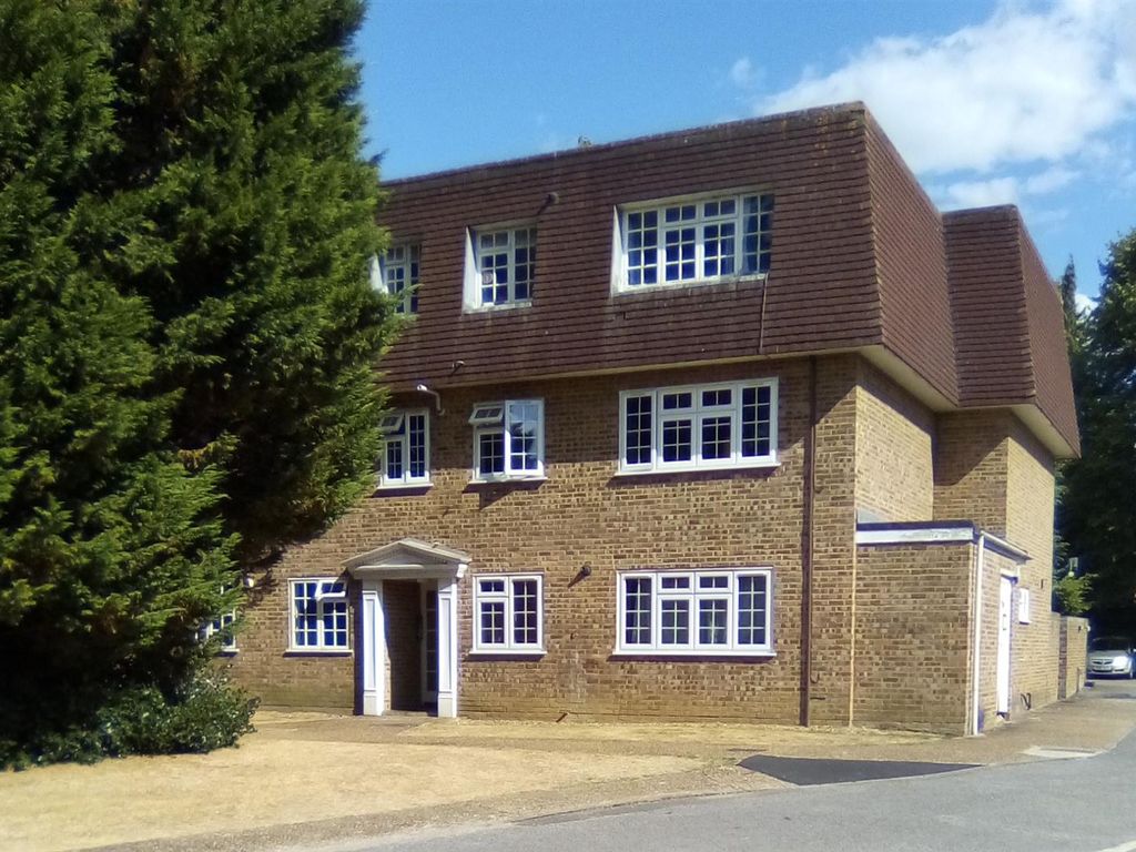 Studio for sale in Mount Hermon Road, Hook Heath, Woking GU22 Zoopla