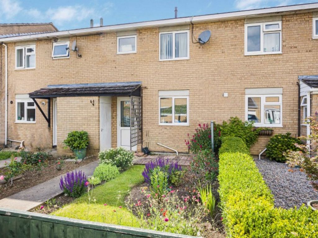 3 bed terraced house for sale in Calves Close, Kidlington OX5, £347,500