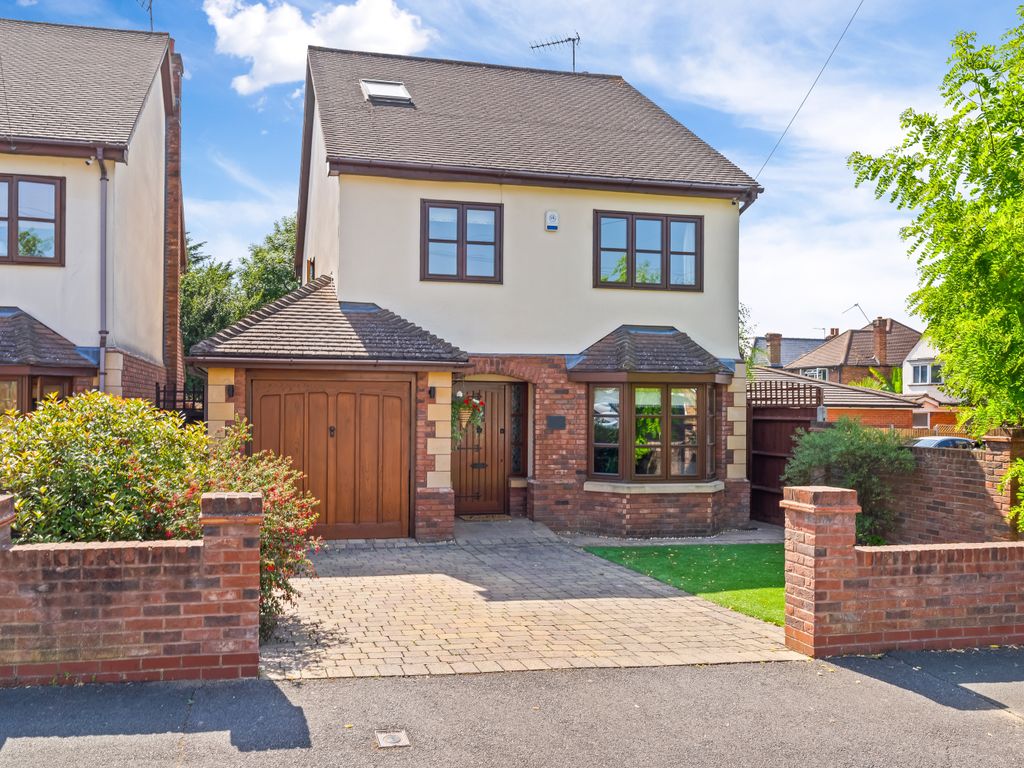 4 bed detached house for sale in Colborne Way, Worcester Park KT4 Zoopla