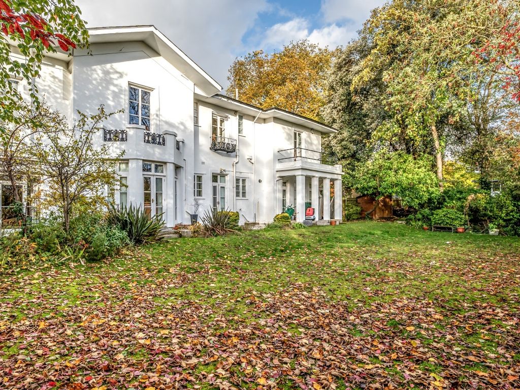 2 bed flat for sale in Brooklands Park, London SE3, £785,000 Zoopla