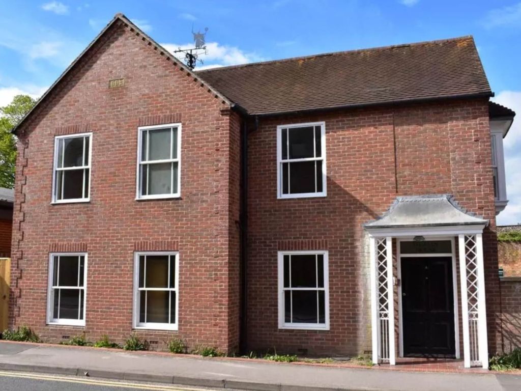 2 bed semidetached house to rent in Church Street, Hungerford RG17, £1,200 pcm Zoopla
