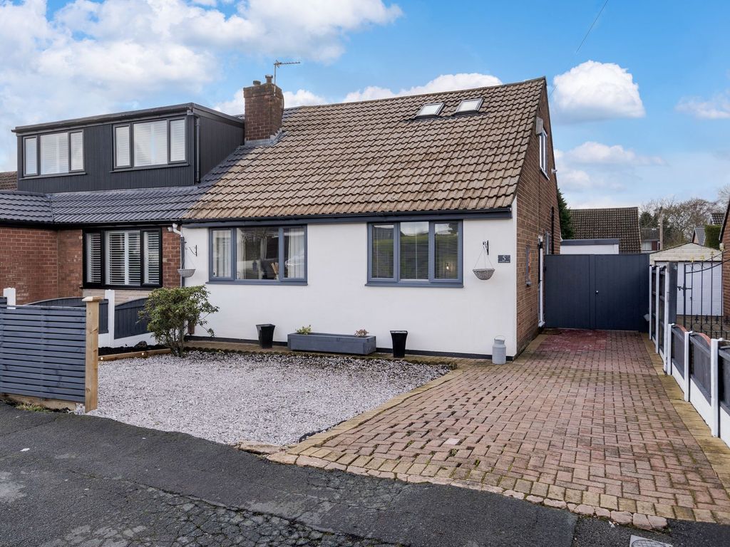 3 bed semidetached bungalow for sale in Catterick Drive, Little Lever