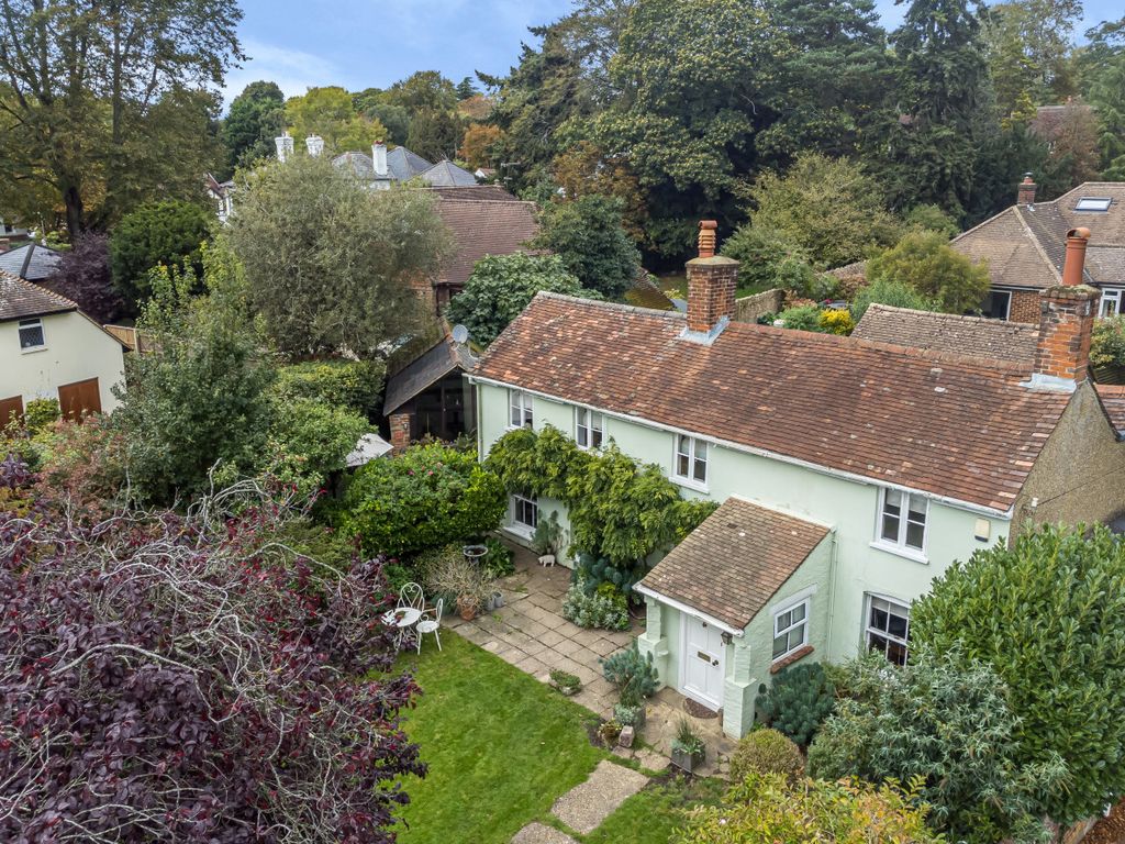 4 bed detached house for sale in Heath Lane, Farnham, Surrey GU9, £