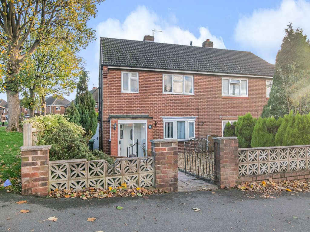 3 bed semidetached house for sale in Knowle Road, Rowley Regis B65