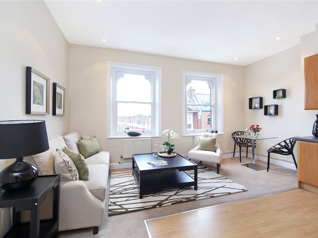 2 bed flat to rent in Fulham Palace Road, London W6, £2,500 pcm Zoopla