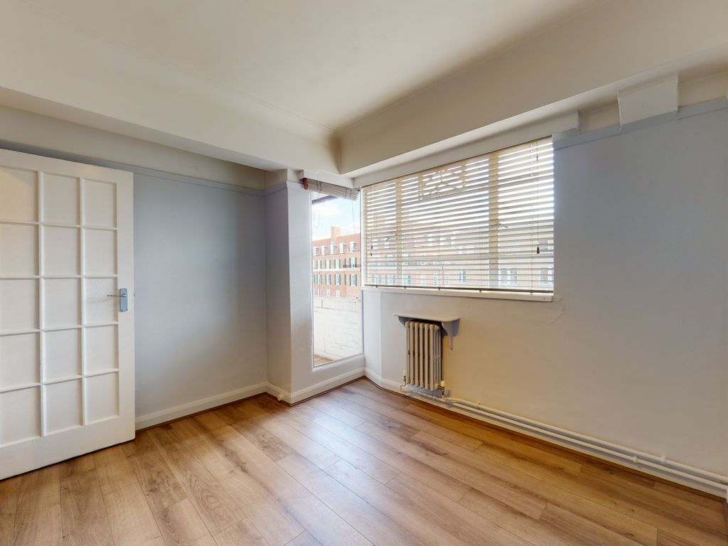 1 bed flat to rent in Westbury Court, Nightingale Lane, London SW4, £