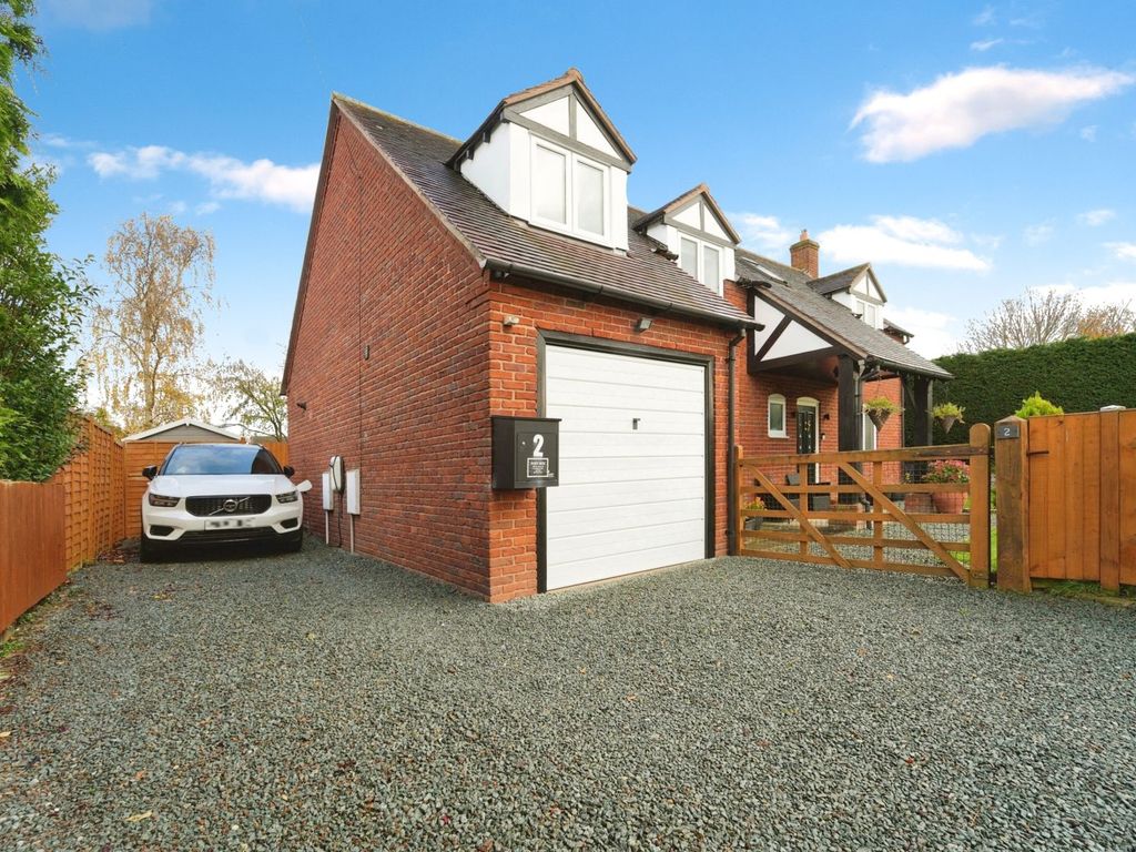 4 bed detached house for sale in Minsterley, Shrewsbury SY5, £350,000