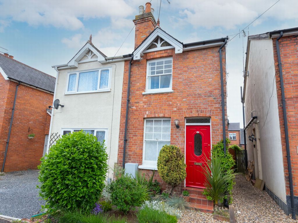 2 bed semidetached house for sale in Somerset Road, Farnborough GU14
