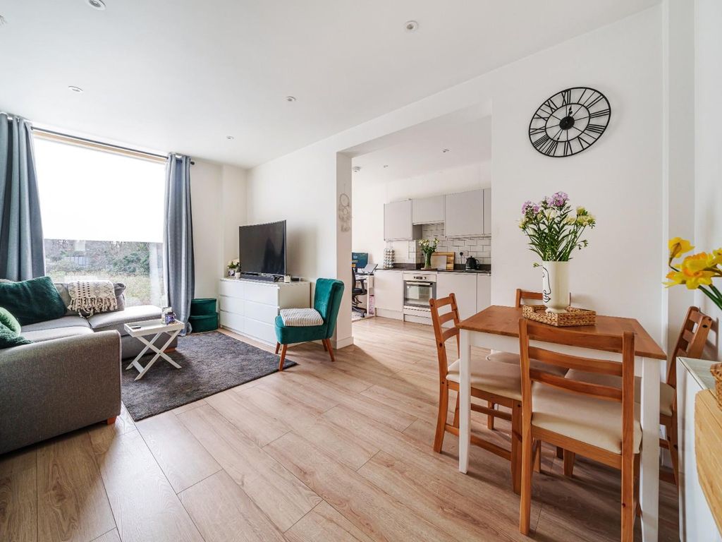 2 bed flat for sale in Liddon Road, Bickley, Bromley BR1, £325,000 Zoopla