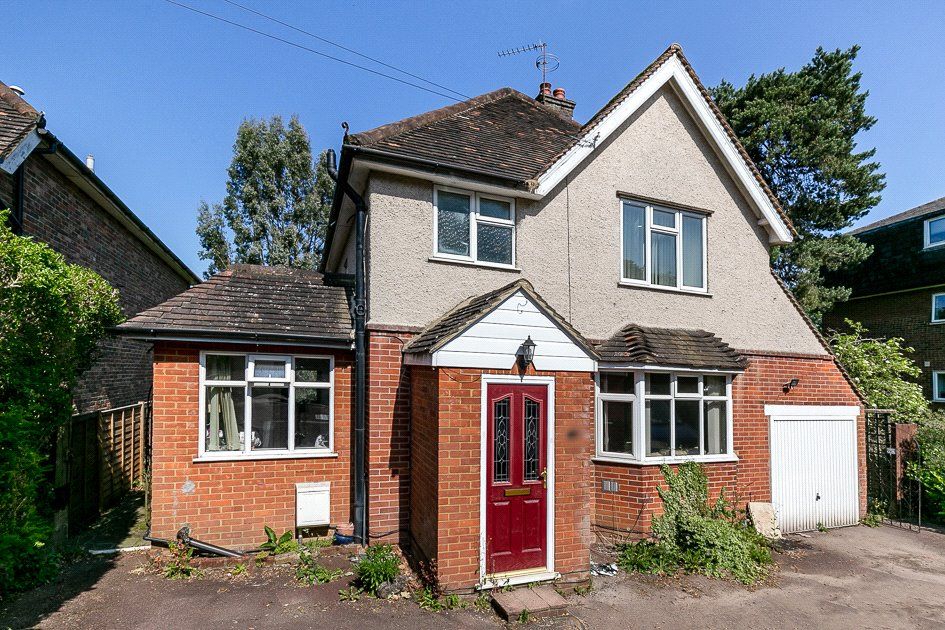 4 bed detached house for sale in Woodlands Road, Redhill, Surrey RH1