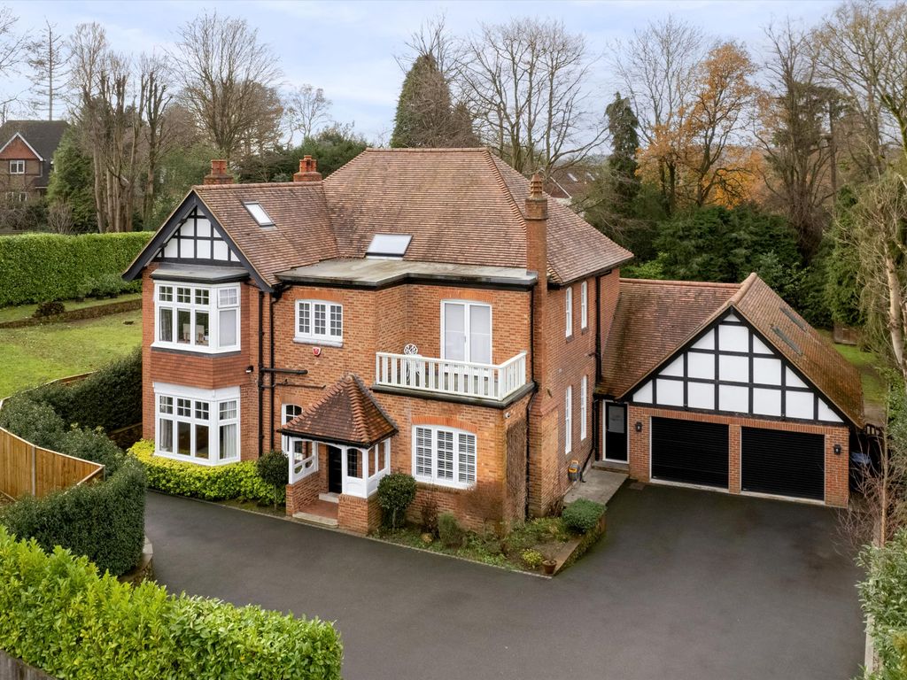 6 bed detached house for sale in Rockfield Road, Oxted, Surrey RH8, £