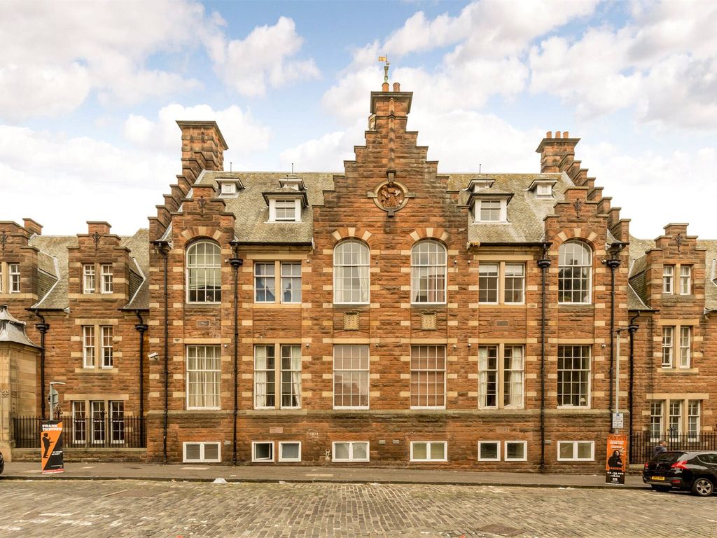 Flat 3 Drummond Street Old Town Edinburgh EH8  