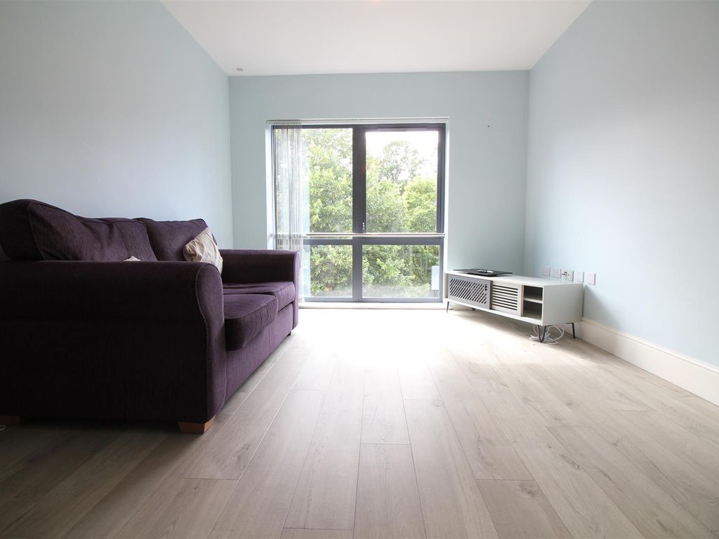 1 bed flat to rent in Fowler Way, Uxbridge UB10 Zoopla