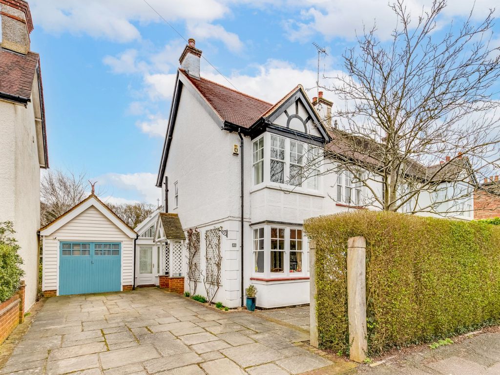 3 bed semidetached house for sale in Pondcroft Road, Knebworth