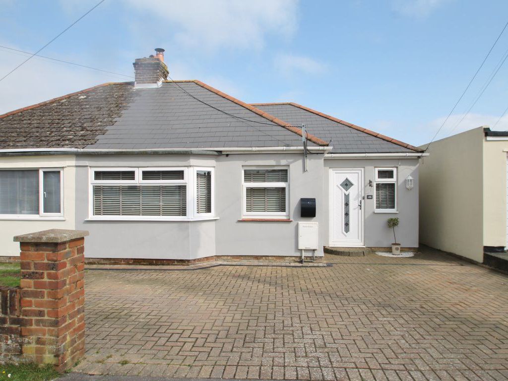 3 bed bungalow to rent in Victoria Road, CapelLeFerne, Folkestone