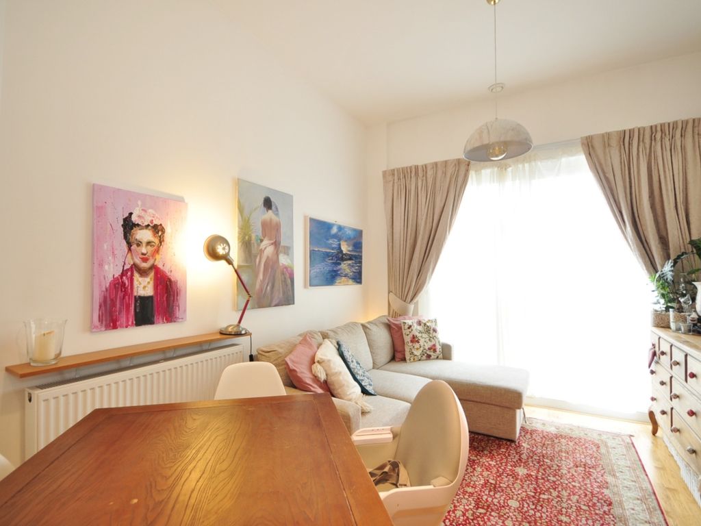 1 bed flat to rent in Manor Road, Wallington SM6, £1,350 pcm Zoopla