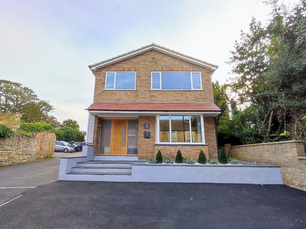 3 bed detached house for sale in Huntingdon Road, Thrapston, Kettering